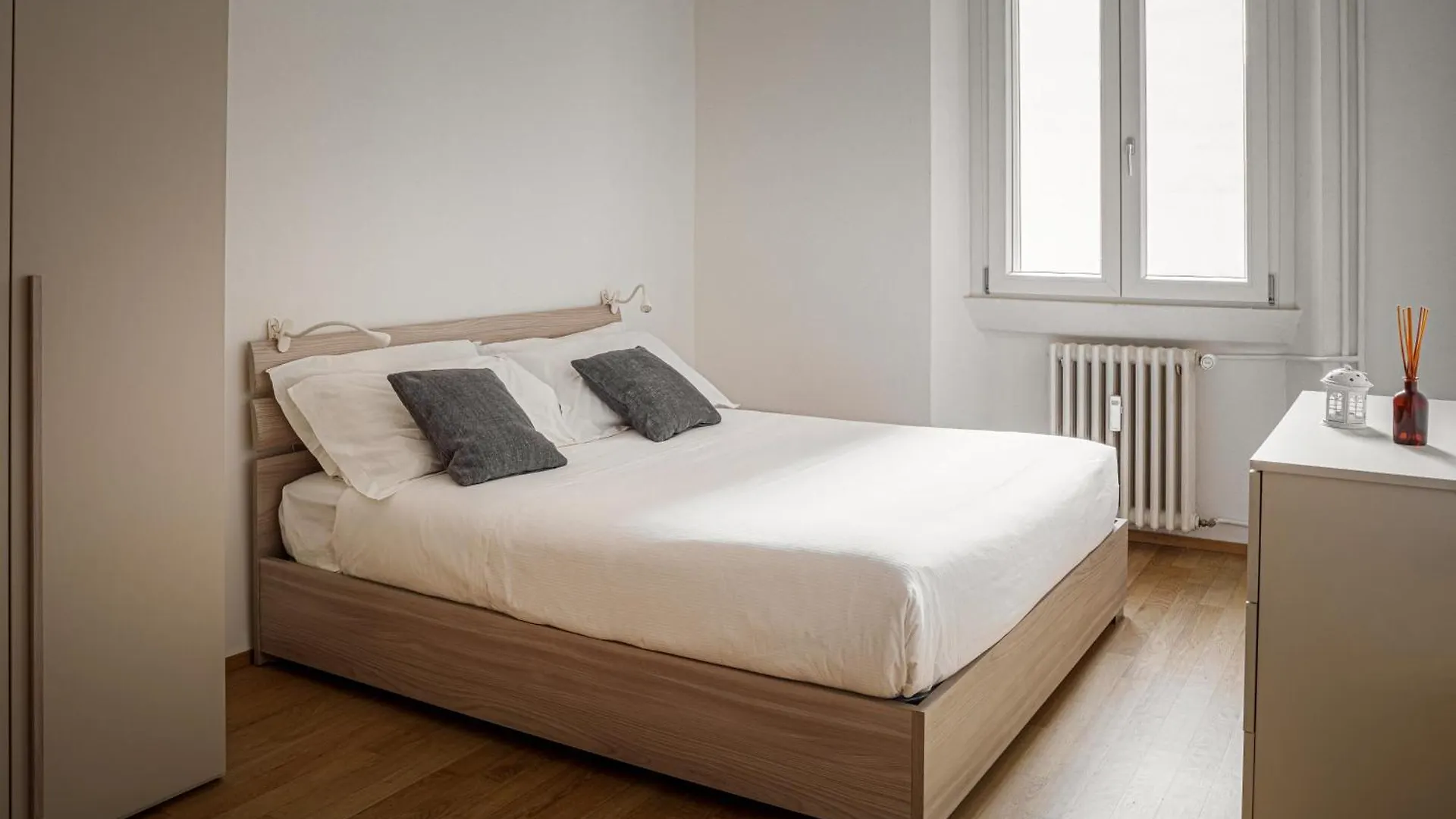 Accomodo Mib20 Bivano City Life Mediolan 0*,